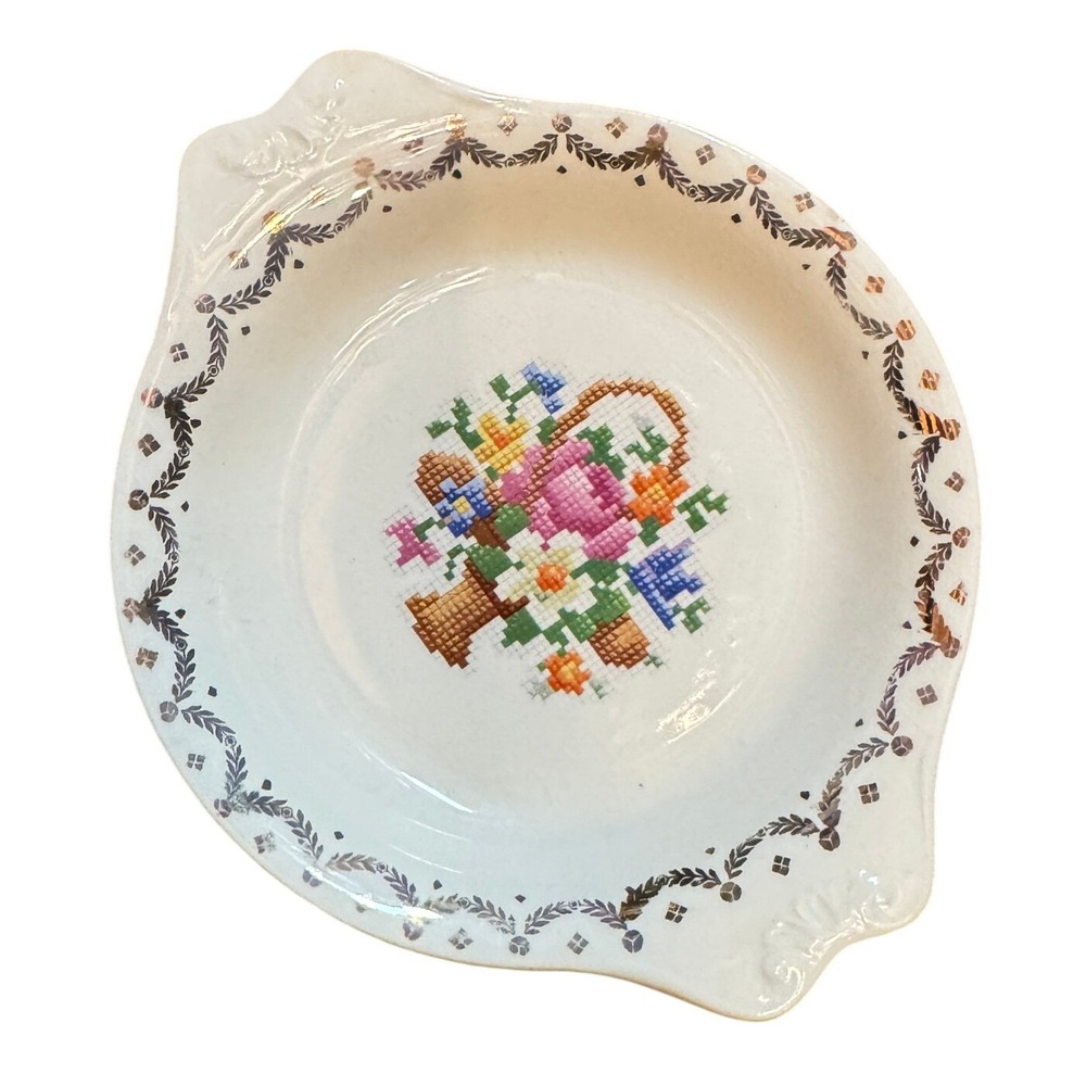 Vintage Salem Century China Cross Stitch Floral Basket Bowl 22kt Gold USA 7.5"